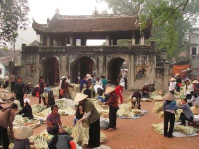 Chợ nón làng Chuông